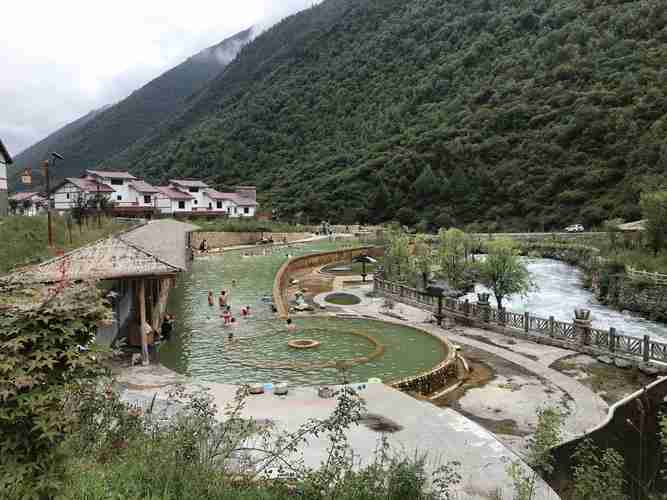 康定温泉哪家好