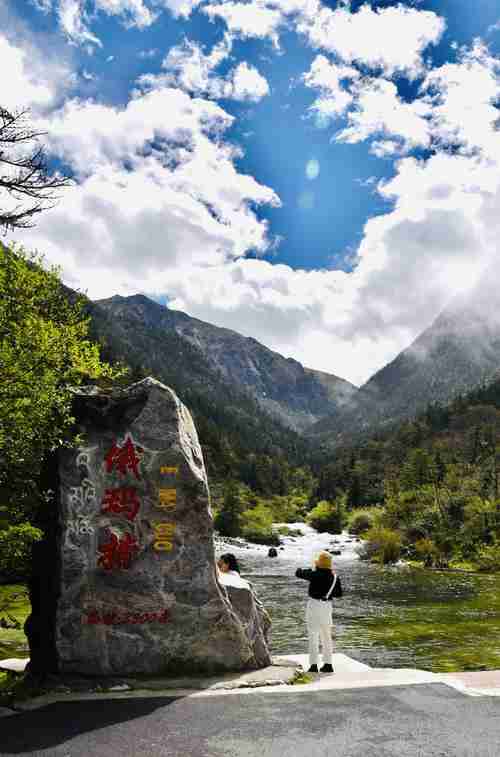 康定旅游首选哪个景区