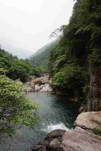 天目山朱陀山岭附近景点