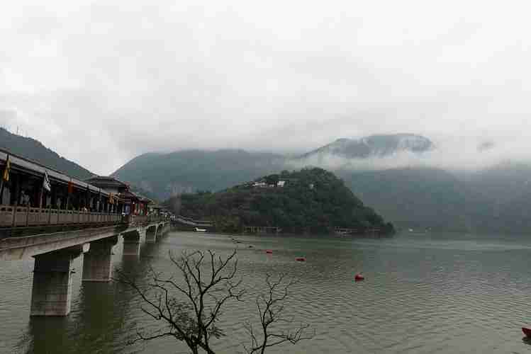 宜昌有哪些地方下雨可以去玩的