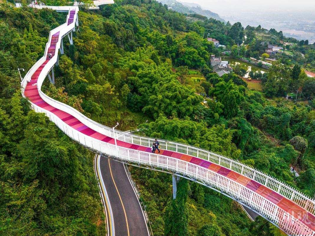 龙泉山高空栈道自驾攻略