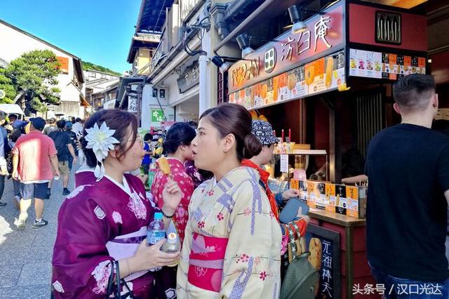 在日本旅游景点看到不少人穿着的衣服（在日本旅游景点看到不少人穿着）(4)