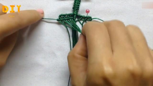 手绳编树叶法教程（简单又漂亮的树叶图案）(11)