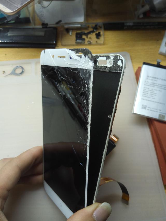 360n5换手机内外屏多少钱（N5手机碎屏拆解维修全过程）(4)