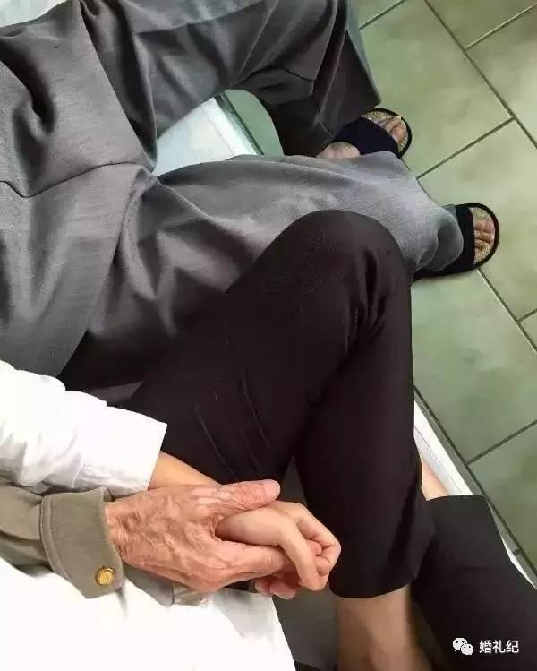 60后大叔成功求婚（88岁老翁坚持15年求婚）(11)