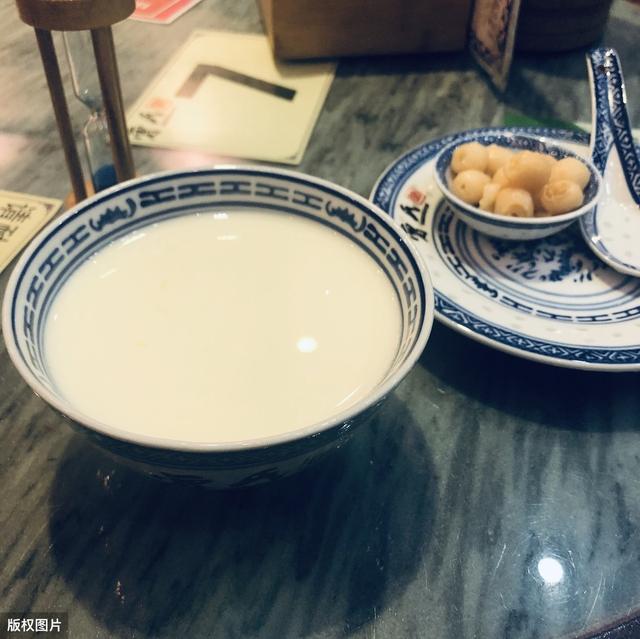 夏天适合哪些甜品做法（这碗甜品做给女人吃）(5)