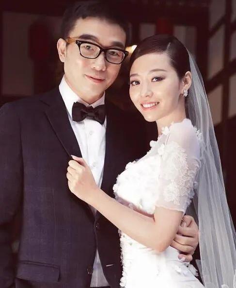 张靓颖逼婚时冯轲离婚了吗（把张靓颖当人肉提款机）(7)