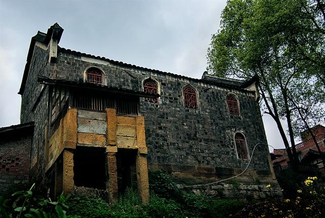 四川山间藏着一个风景古镇（四川这座罗泉古镇）(1)