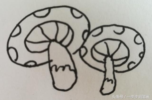 如何画简单又好看的小蘑菇（不用老师教的简笔画）(6)