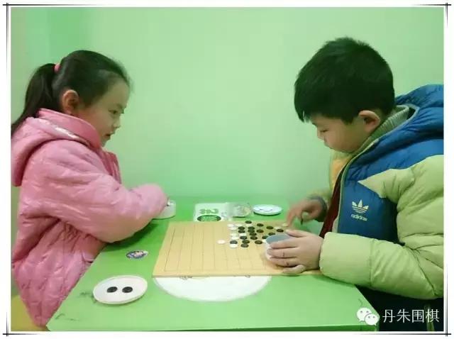 丹朱少儿围棋入门（丹朱围棋围棋让孩子更好的认识自己）(1)