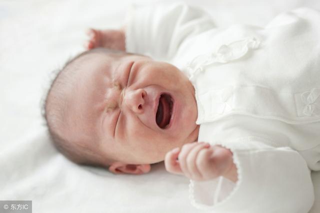 怎么判断宝宝哭是饿还是睡（新生儿哭不停宝宝是饿了）(1)