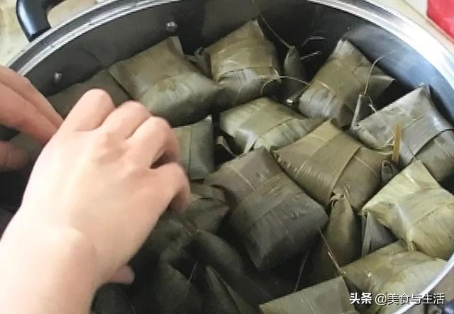 怎样才能包出一个很好的粽子（也能包出好吃的粽子）(9)