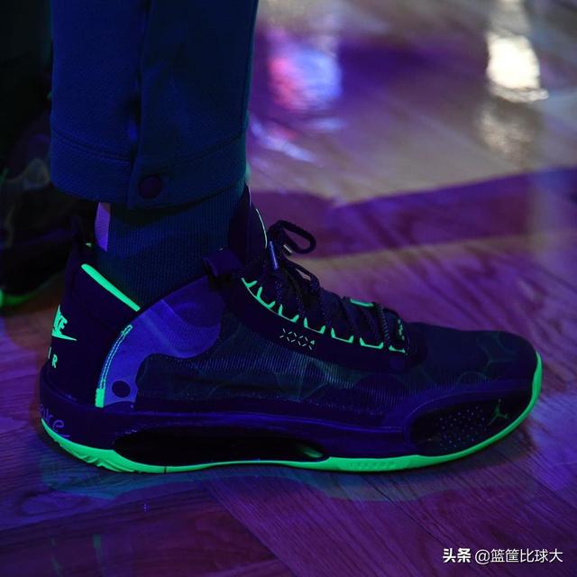 kobe最适合实战的球鞋（双色Kobe10Elite太惊艳）(10)