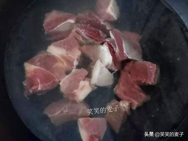 电锅羊肉手抓饭简单做法（中午做了锅羊肉手抓饭）(4)