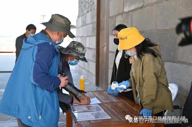 五一旅游避坑人多地方（丹霞口小镇安全有序）(15)