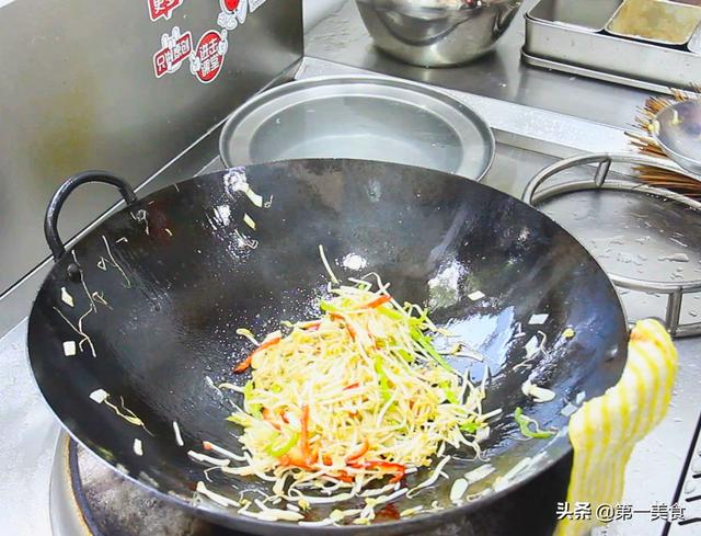 鸡肉炒豆芽的教程（一把豆芽一块鸡肉）(8)