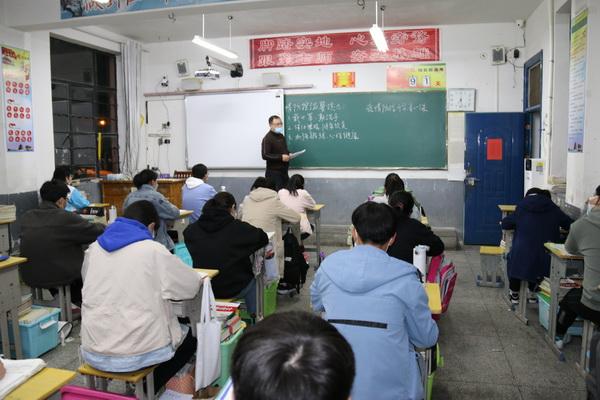 四川宜宾中学校园春天寄语（山河无恙校园芬芳）(14)