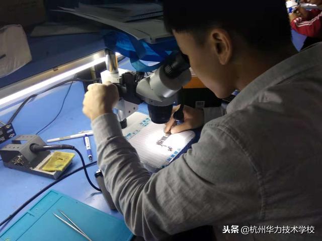 iphone6触屏失灵维修多少钱（维修iPhone6触摸失灵故障-杭州华力手机维修小技术）(6)