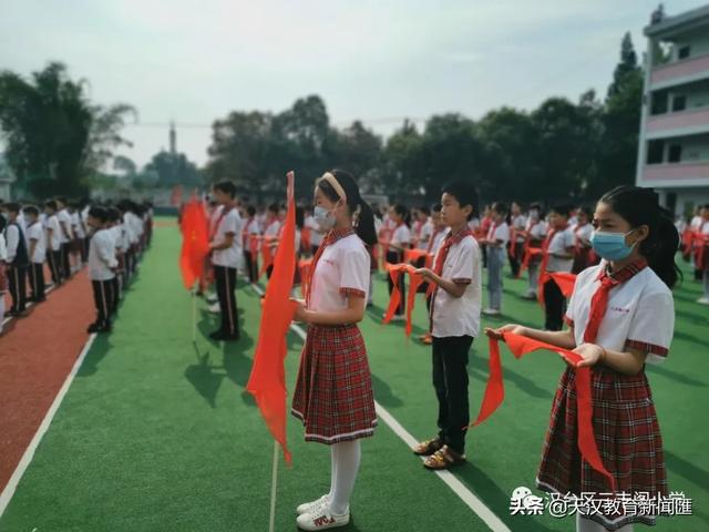 黄阁镇麒麟小学少先队鼓号队（汉台区三丰阁小学举行）(9)