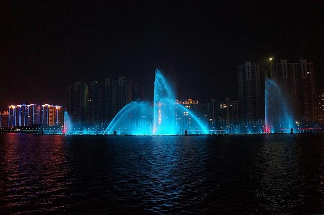 榕江的音乐喷泉有哪些（看看国内那些美丽的水秀）(3)