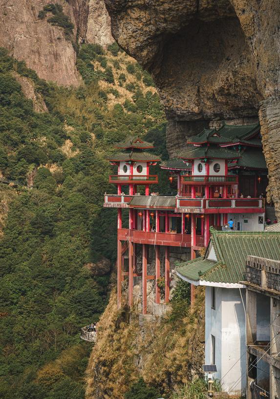 山顶最美风景寺庙（建在悬崖上的寺庙）(2)