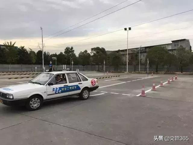 驾考侧方停车怎么看点准确（驾考侧方停车图文教程-建议收藏）(13)