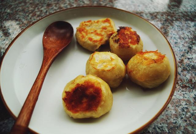 门钉肉饼怎么和馅（教你营养好吃的门钉肉饼）(1)