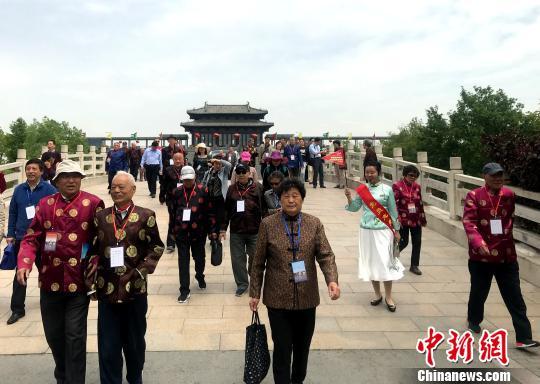 扬州方巷镇百岁老人（江苏扬州市民日）(2)