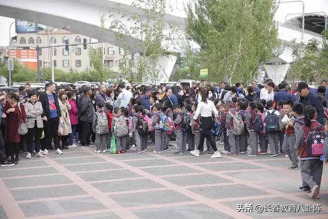 长春市一实验中海小学地址（长春市第一实验中海小学的一天）(68)