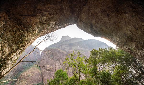 山顶最美风景寺庙（建在悬崖上的寺庙）(4)