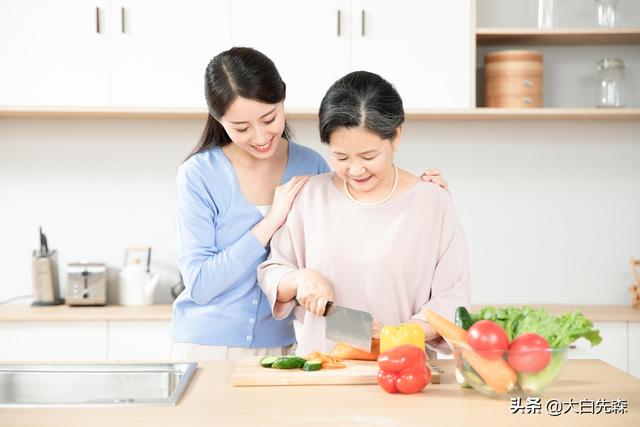 沟通婆媳矛盾的方法（学会沟通相互尊重）(4)