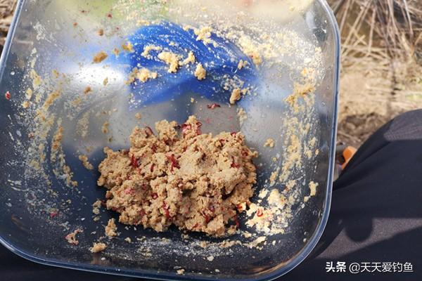 冬钓鲫鱼最佳商品饵料配方（特效窝料和饵料配方汇总）(7)