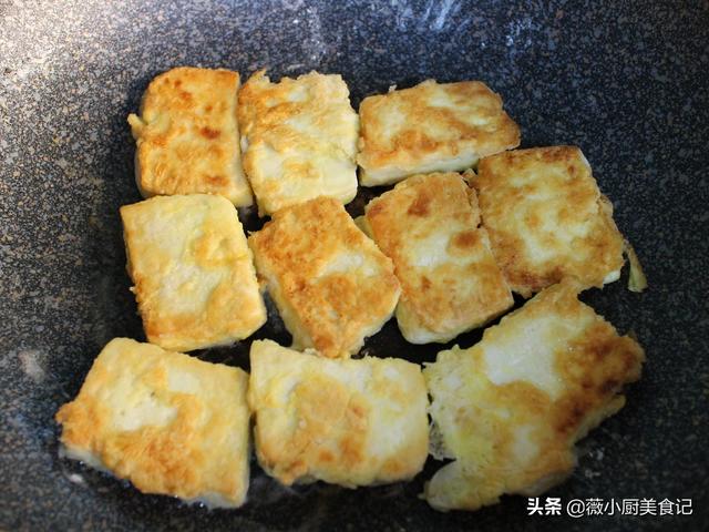 爆汁香煎豆腐怎么做（10分钟快手菜香煎豆腐）(8)