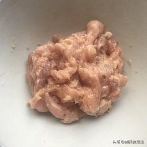 炒黄瓜干怎么做好吃又简单（超下饭黄瓜干炒肉）(5)