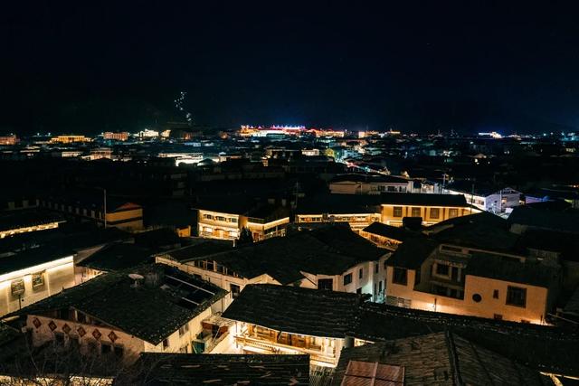 香格里拉夜景哪里最好（香格里拉梦幻般的城市夜景）(10)