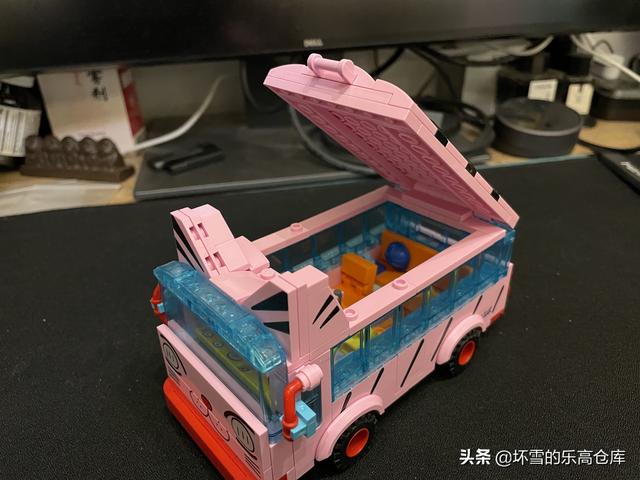 蜡笔小新幼儿园的娃娃车玩具（这到底是不是去幼儿园的车）(17)