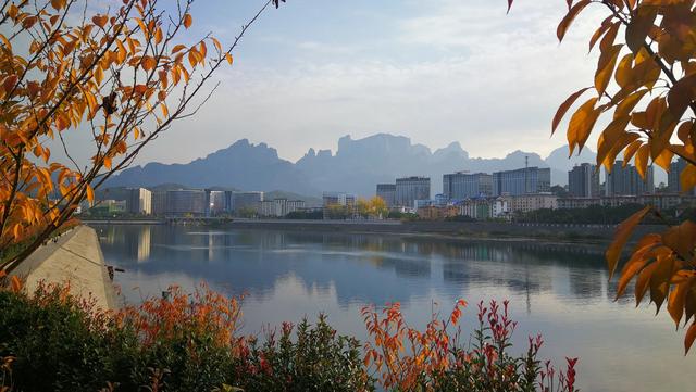 张家界索道和玻璃栈道怎么安排（张家界景区从世界上最长的高山观光索道到惊险刺激的玻璃栈道）(2)