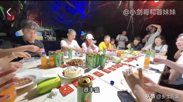 小剑哥谁演的（与小剑哥这种开着房车的旅行生活）(6)