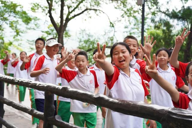 红旗渠旅游火了多少年（红旗渠游人如织感悟精神）(12)