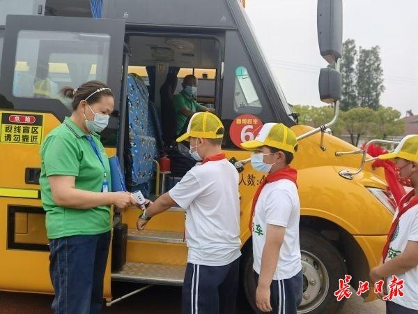 小学19座校车（湖北武汉19辆大鼻子）(4)